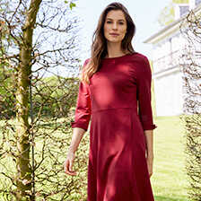 Rotes Winter-Jerseykleid mit Rundhals